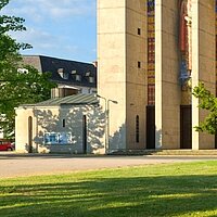 Stadt Frankfurt benennt Platz nach Dichterpfarrer Zenetti